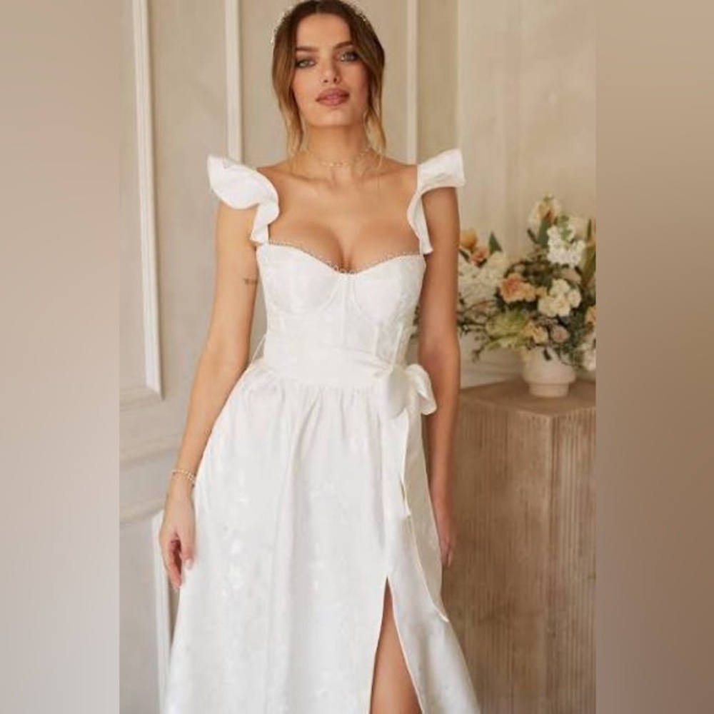 V. Chapman The Vera Dress in White Baroque Floral - Picture 2 of 7